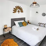 Le Bronfleur Apartment *