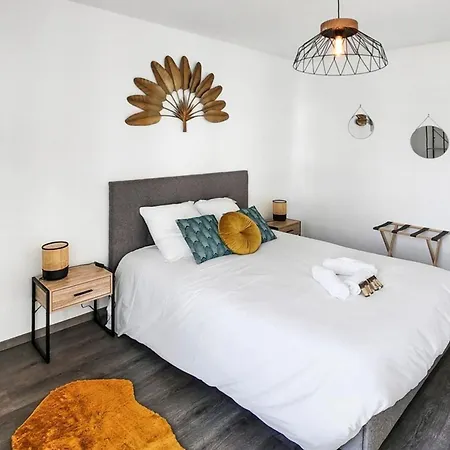 Le Bronfleur Apartment *