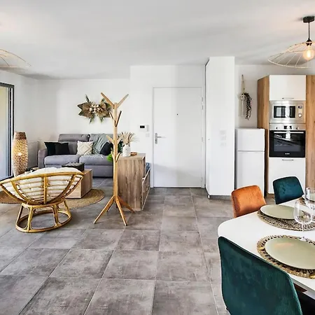 Le Bronfleur Apartment *