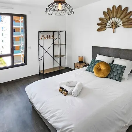 Le Bronfleur Apartment Bron